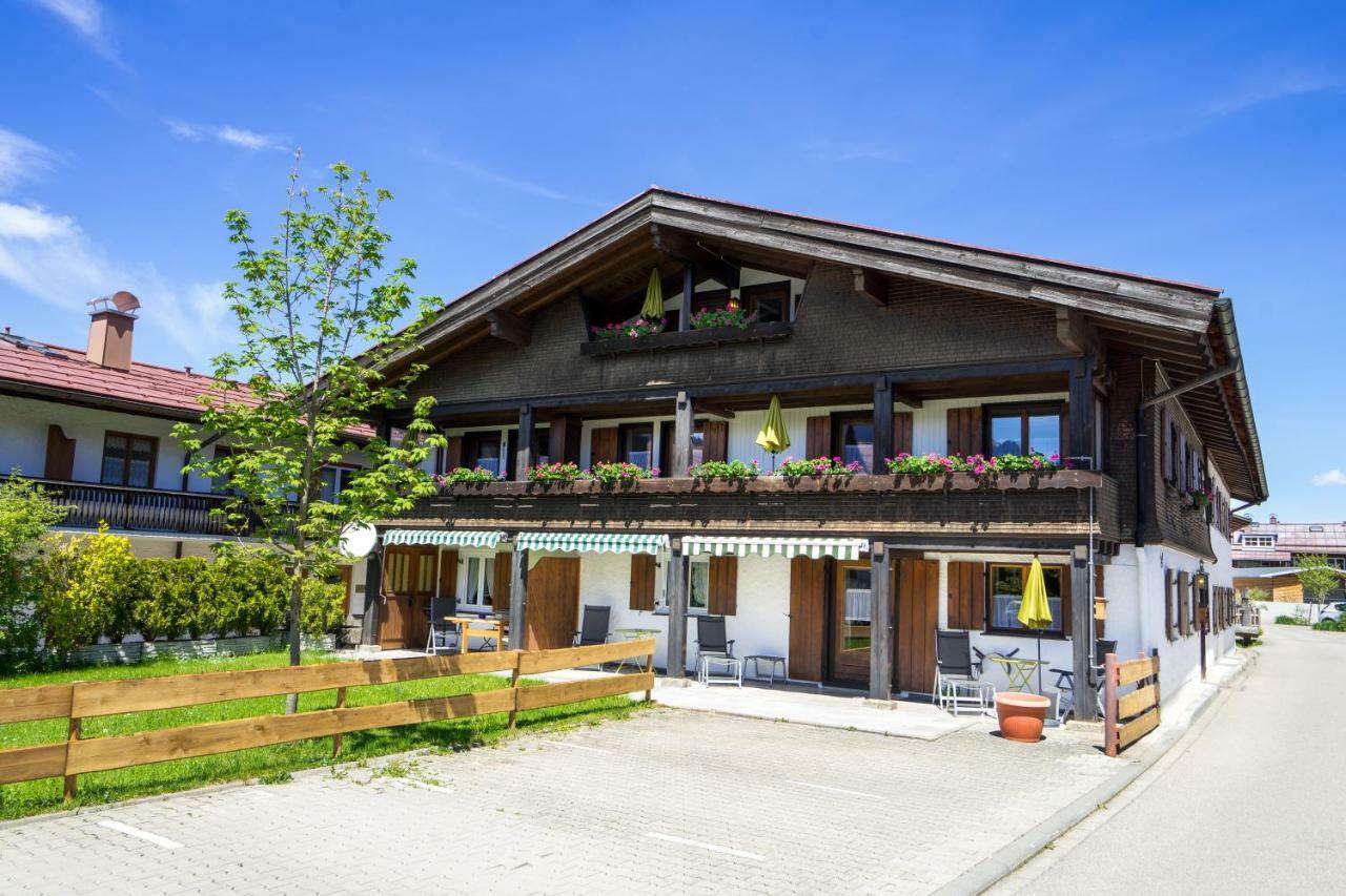 Ferienwohnungen Alpentraum - Landhaus Eberle Оберстдорф Экстерьер фото